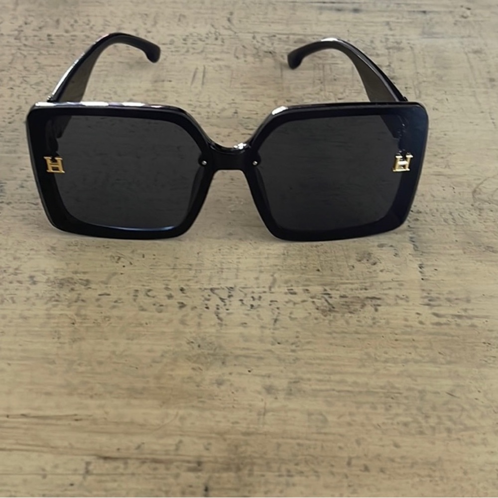 Luxury Designer inspired fashion oversized frames sunglasses NWOT - Picture 3 of 4